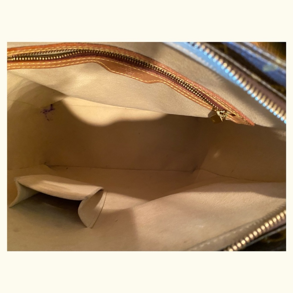 Louis Vuitton Looping GM - Picture 8 of 12
